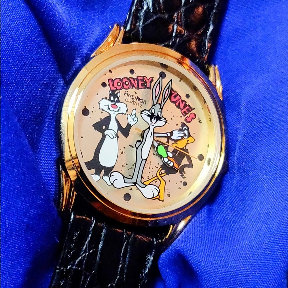Looney Toons Vintage 1992 Bugs Bunny and Friends Men's Watch